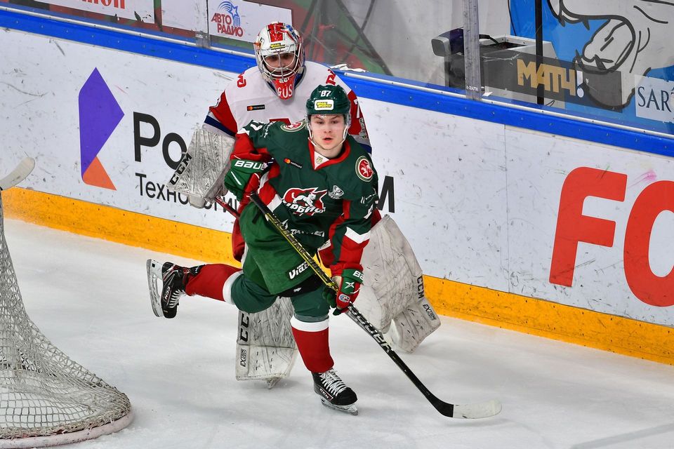 Никита Крутов хоккеист