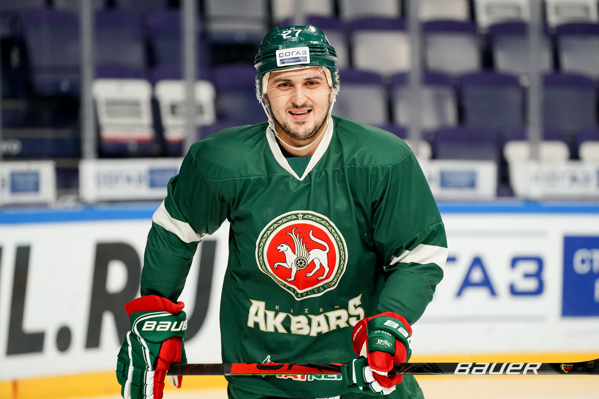 Кирилл Петров - биография, фильмография, фотографии актёра